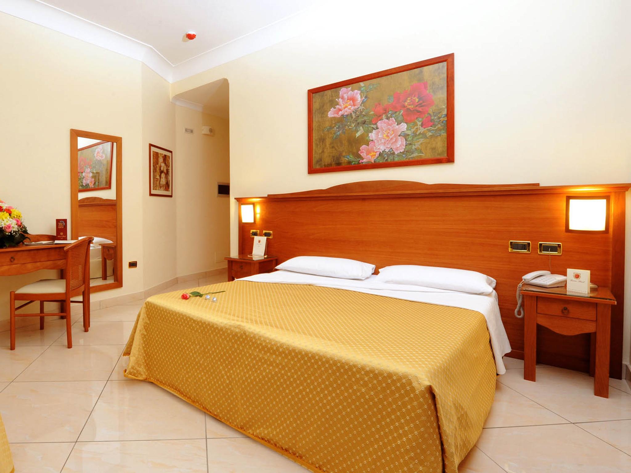 Buono Hotel Napoli Ngoại thất bức ảnh